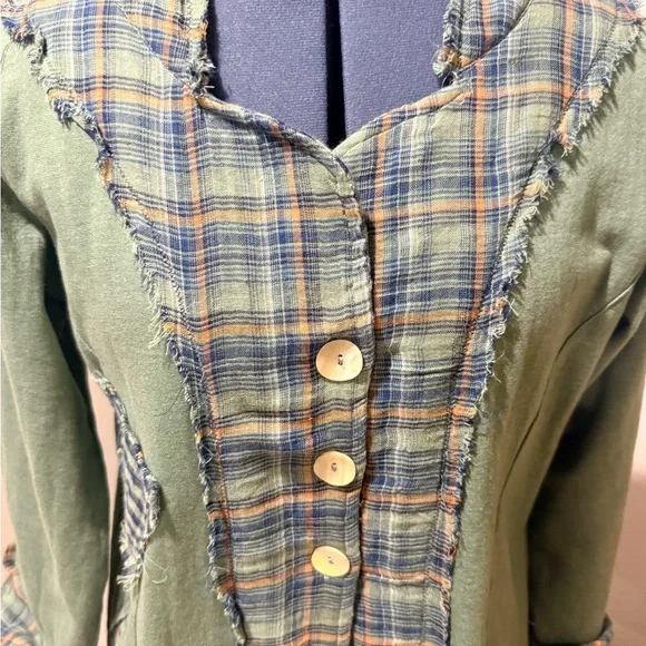 Green Plaid Women's Jacket - Picture 2 of 4